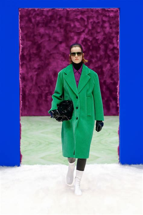 verde prada colore|6 Ways to Wear Avocado Green—Fall Fashion’s .